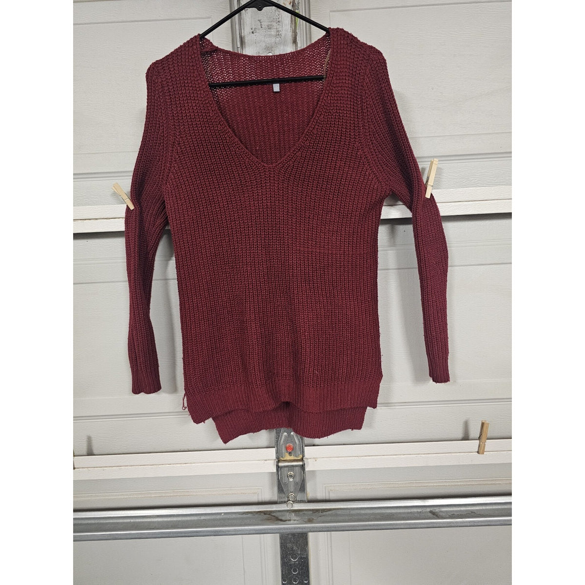 Charlotte Russe (Small) Women's Maroon V-Neck Sweatshirt
