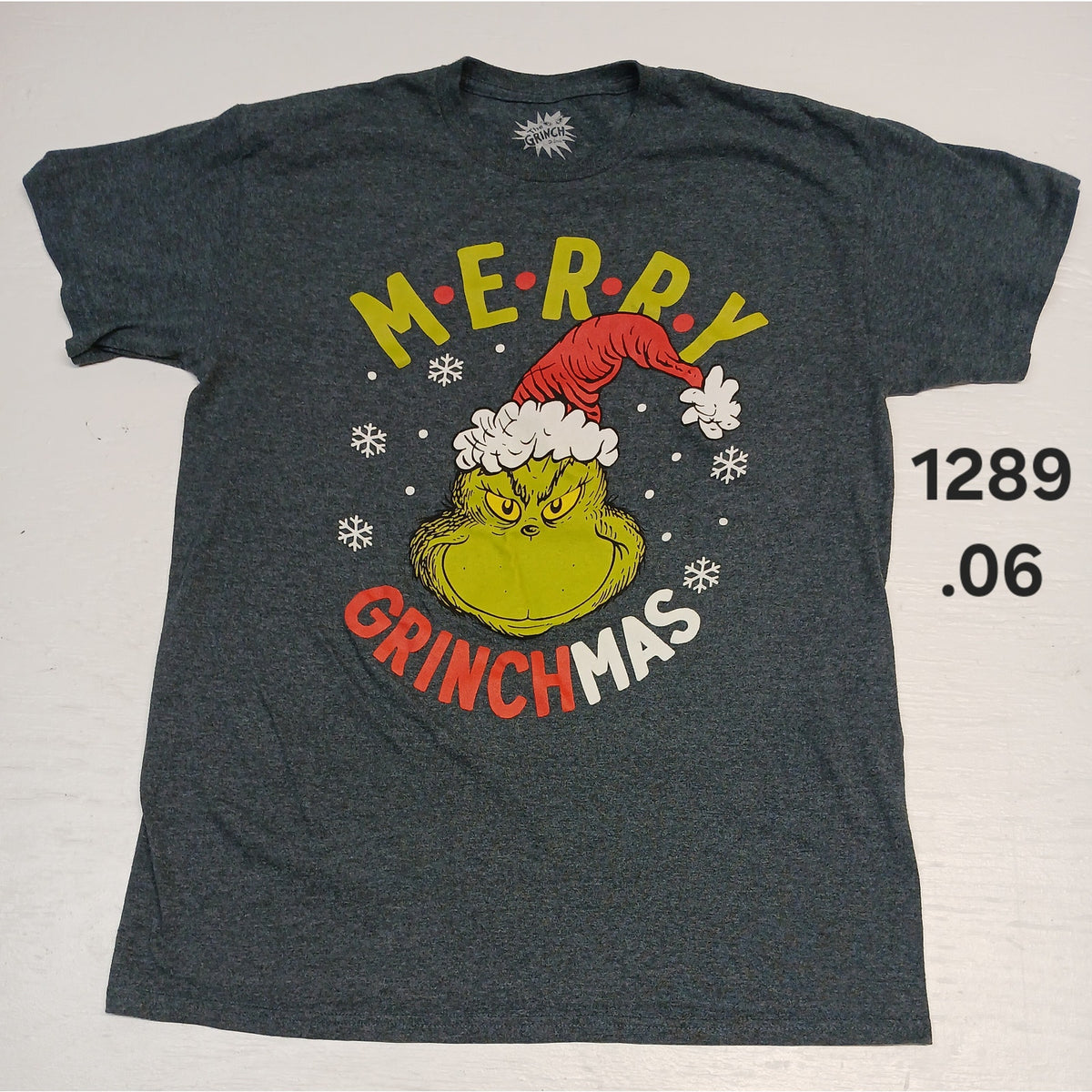 Grinch (Medium) Charcoal Crew Neck Short Sleeve TShirt