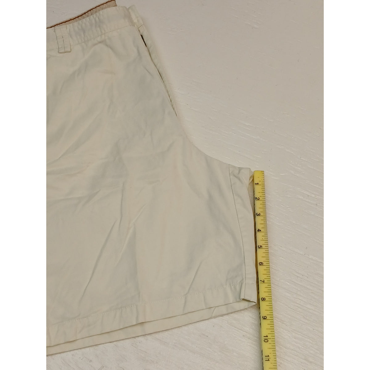 Tommy Bahama (40) Cream Casual Walking Khaki Chino Shorts