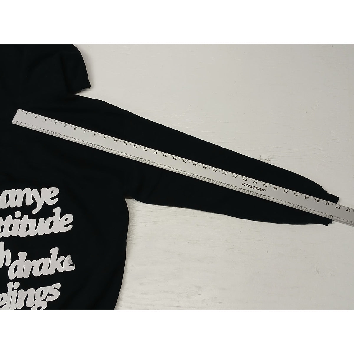 Gildan (Medium) Black Pocket Back Printed Pullover Hoodie
