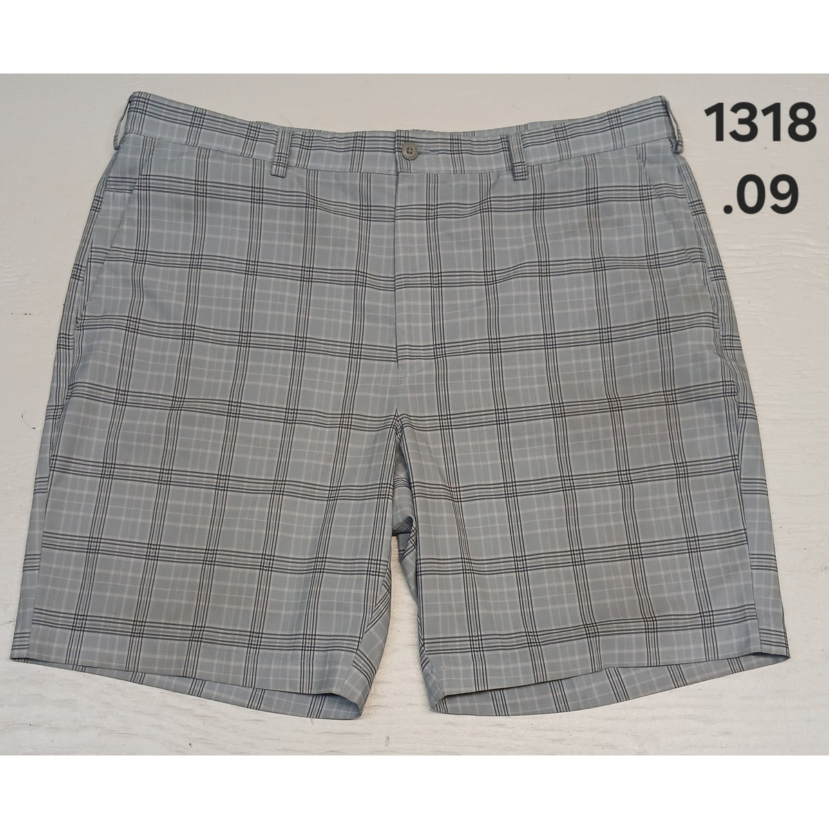 Perry Ellis (40) Gray Plaid Flat Front Dress Chino Shorts