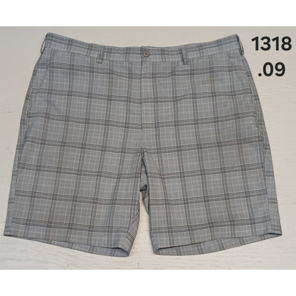 Perry Ellis (40) Gray Plaid Flat Front Dress Chino Shorts