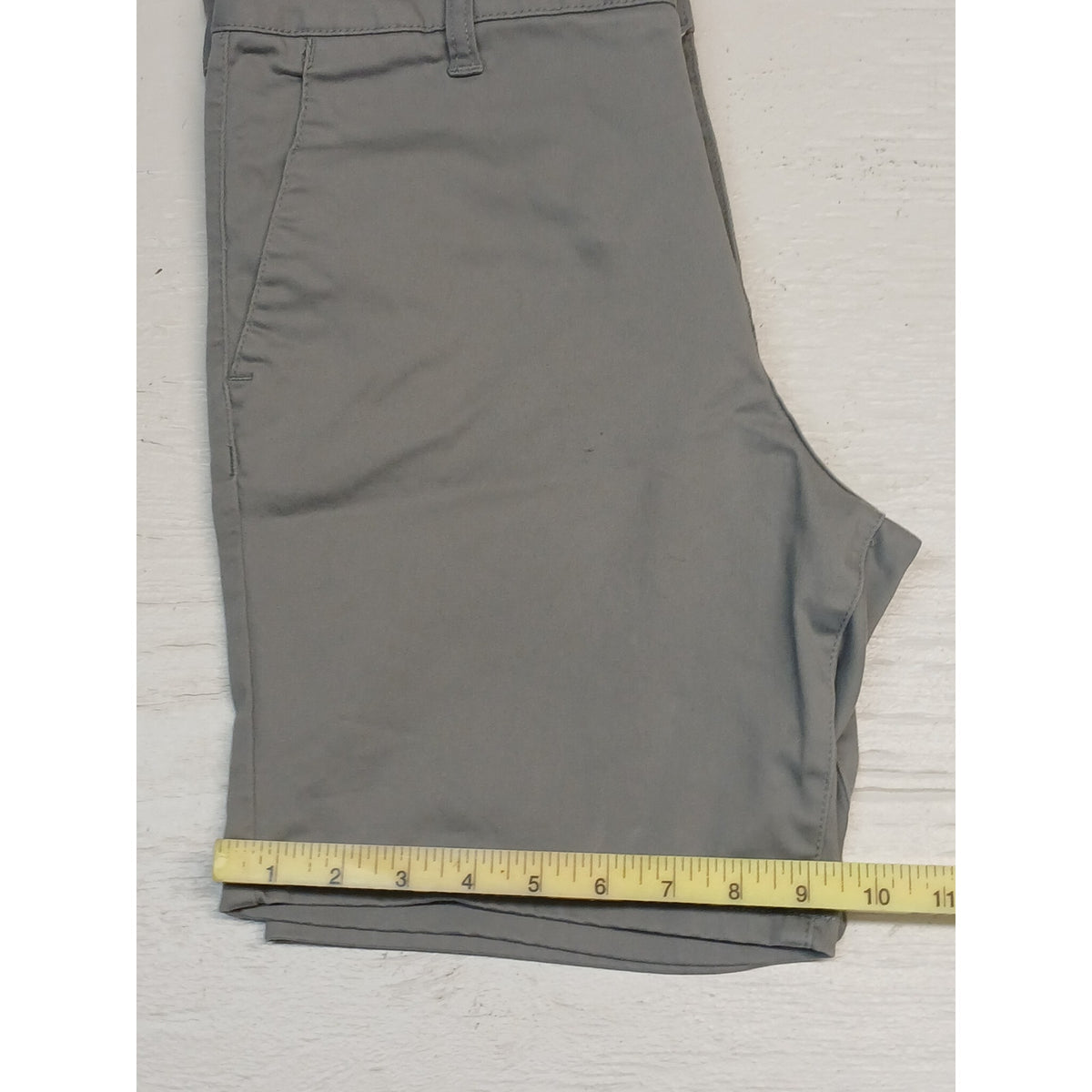RSQ (30) Gray Casual Skater Chino Khaki Shorts