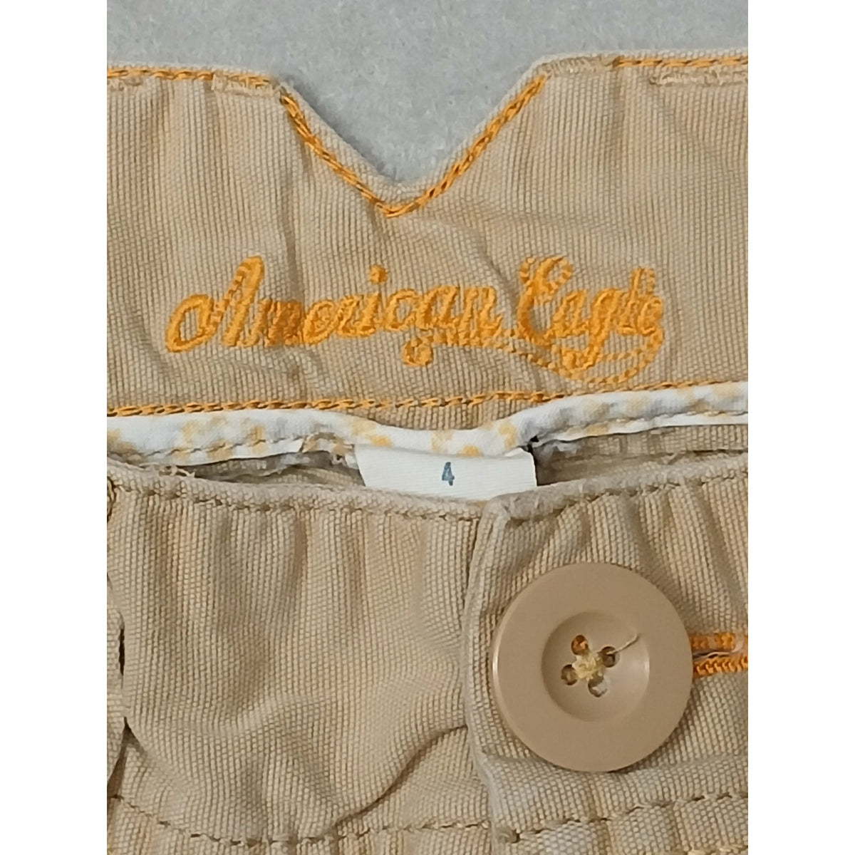American Eagle (4) Mid Rise Beige Khaki Chino Shorts