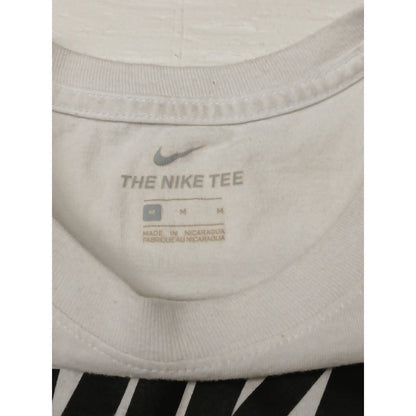 The Nike Tee (Meduim) White Crew Neck Short Sleeve TShirt