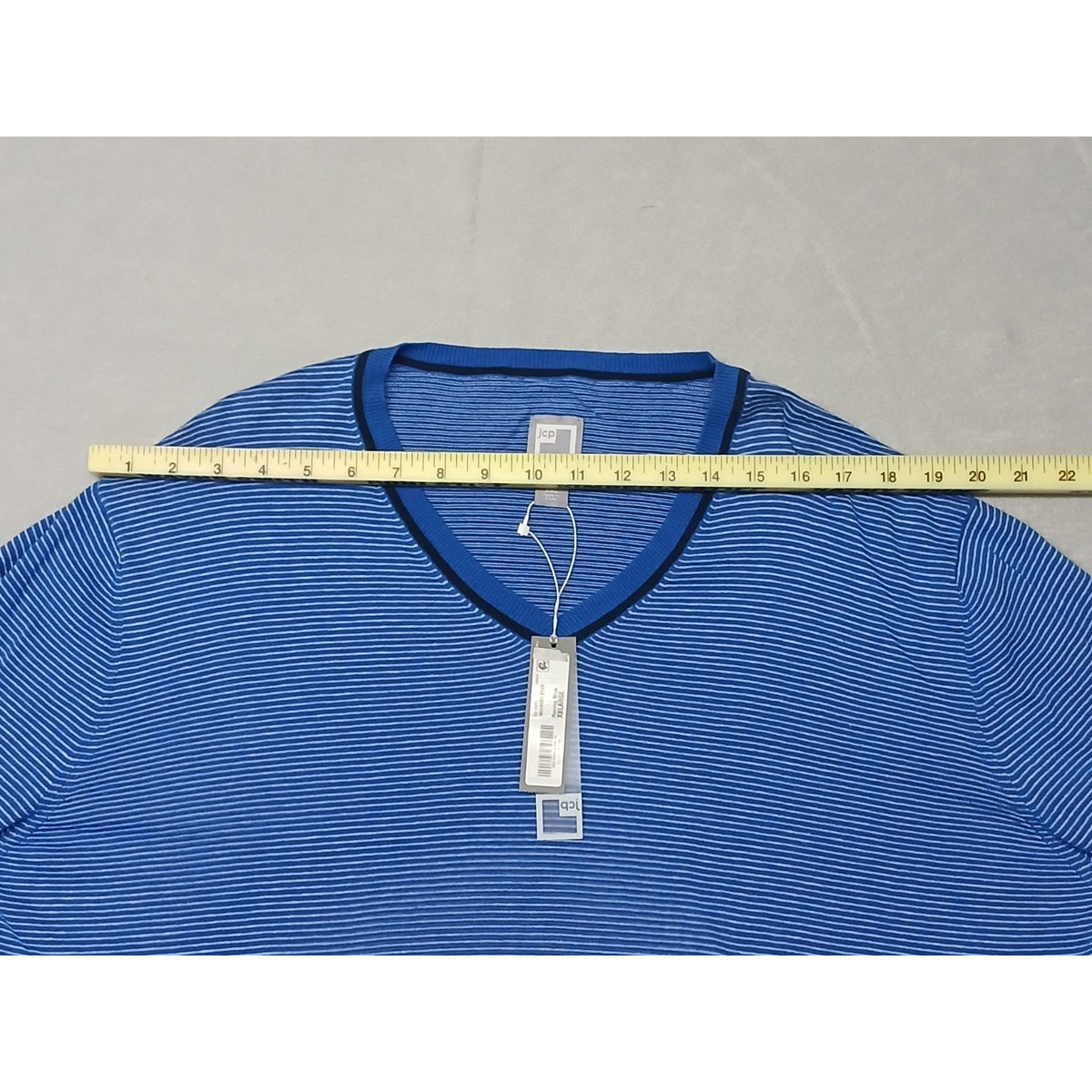 JCPenny (2XL) Men's Multicolor V-Neck Long Sleeve Sweater