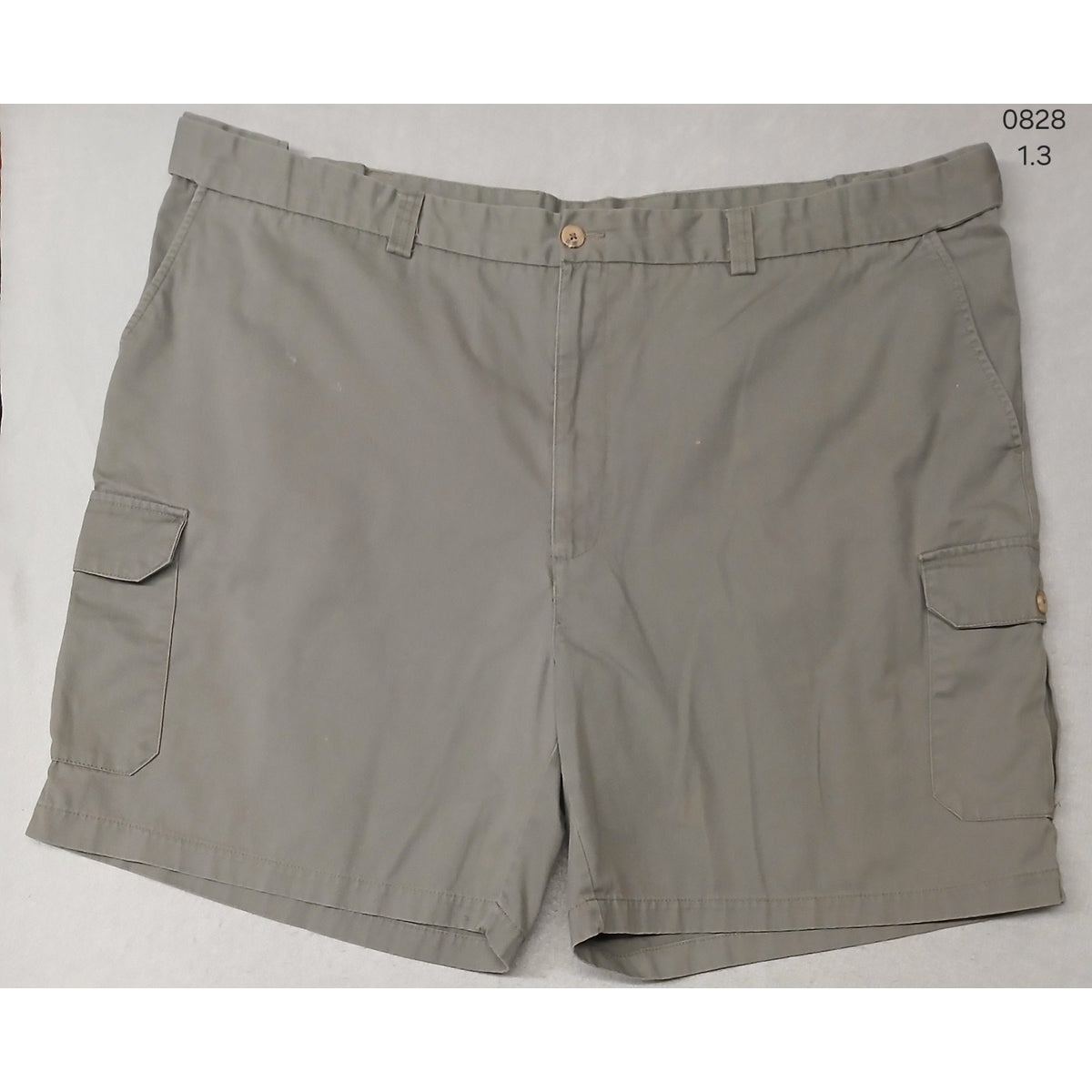 Canyon Ridge (52) Men's Gray Cargo Khaki Relaxed Shorts