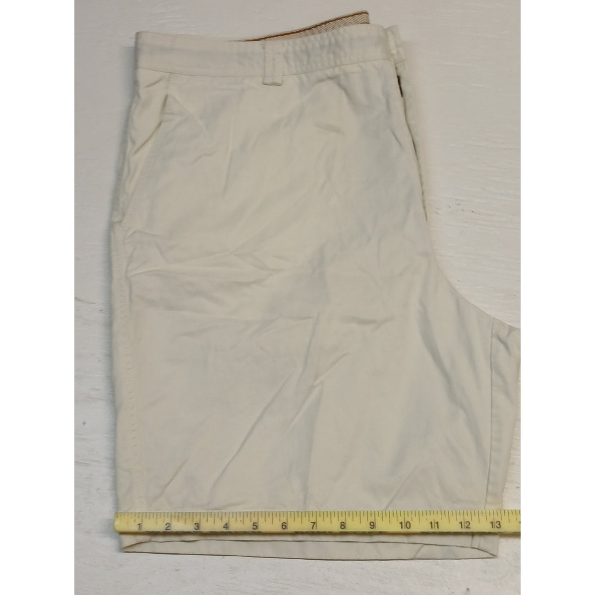 Tommy Bahama (40) Cream Casual Walking Khaki Chino Shorts