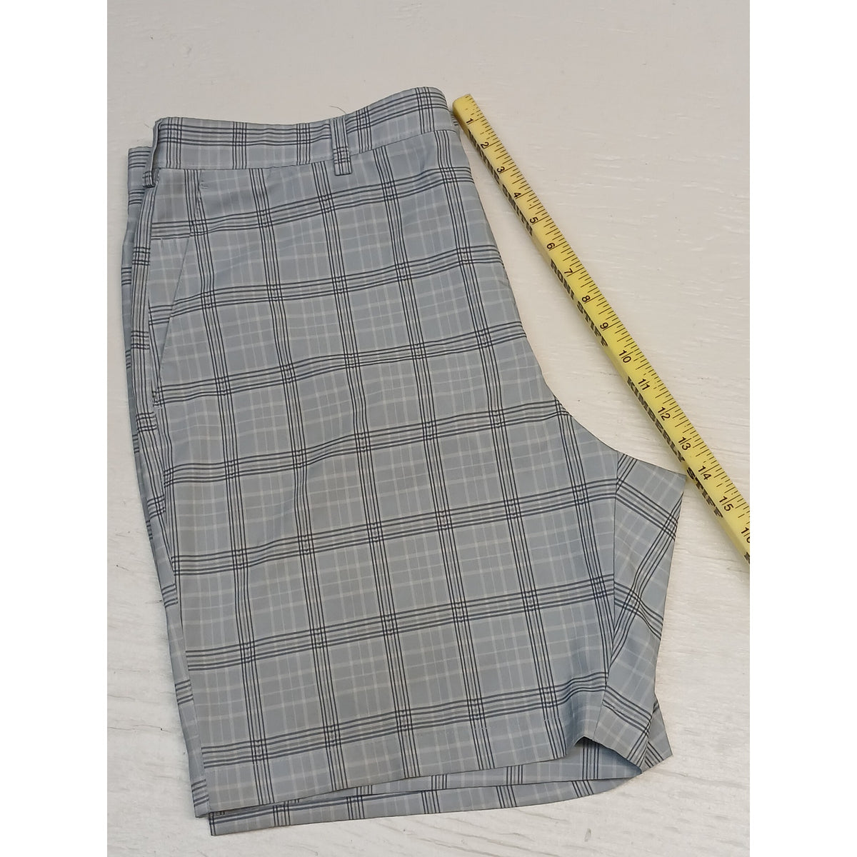 Perry Ellis (40) Gray Plaid Flat Front Dress Chino Shorts