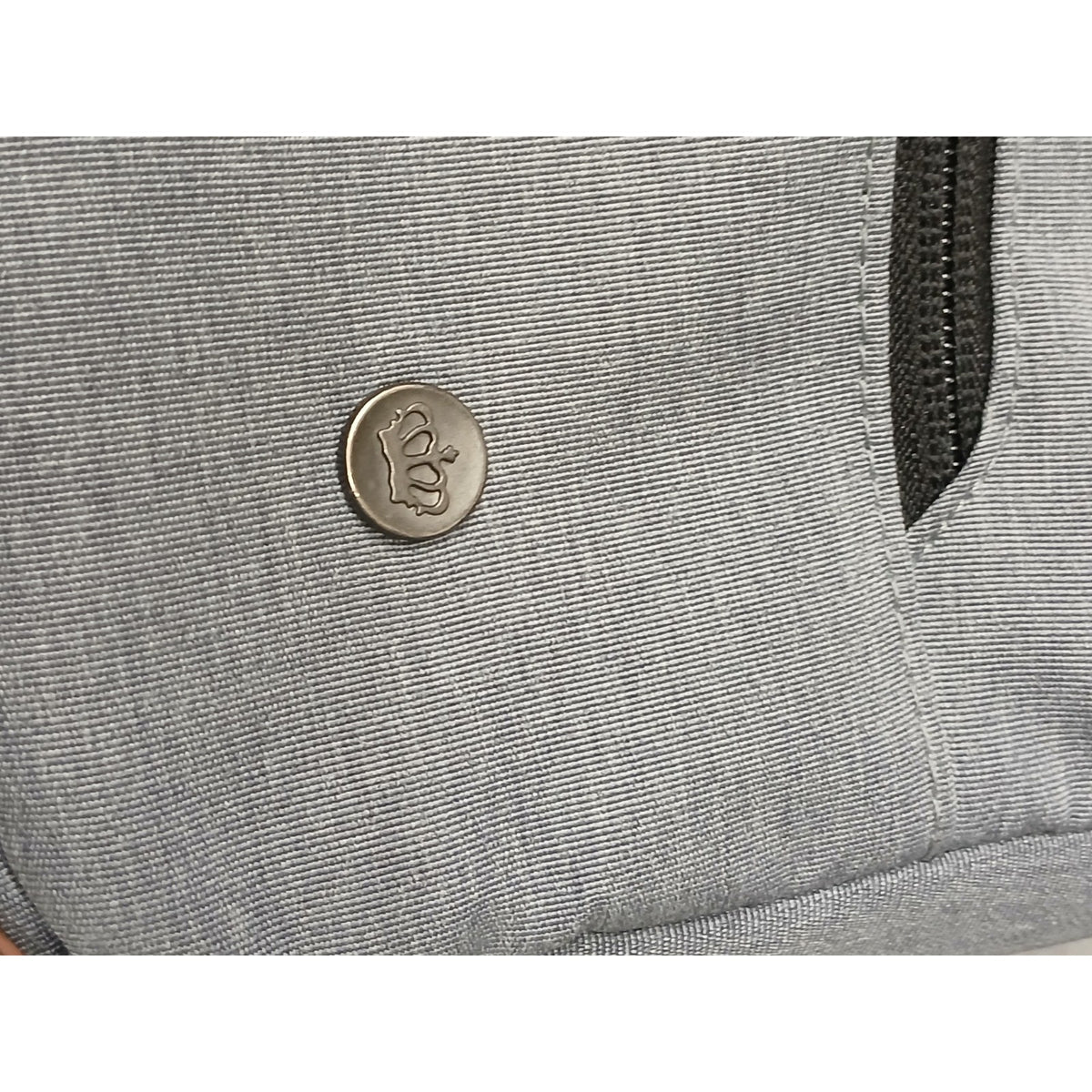 PKG (15”) Laptop Messenger Bag Carry Crossbody Gray 10L Pre Owned