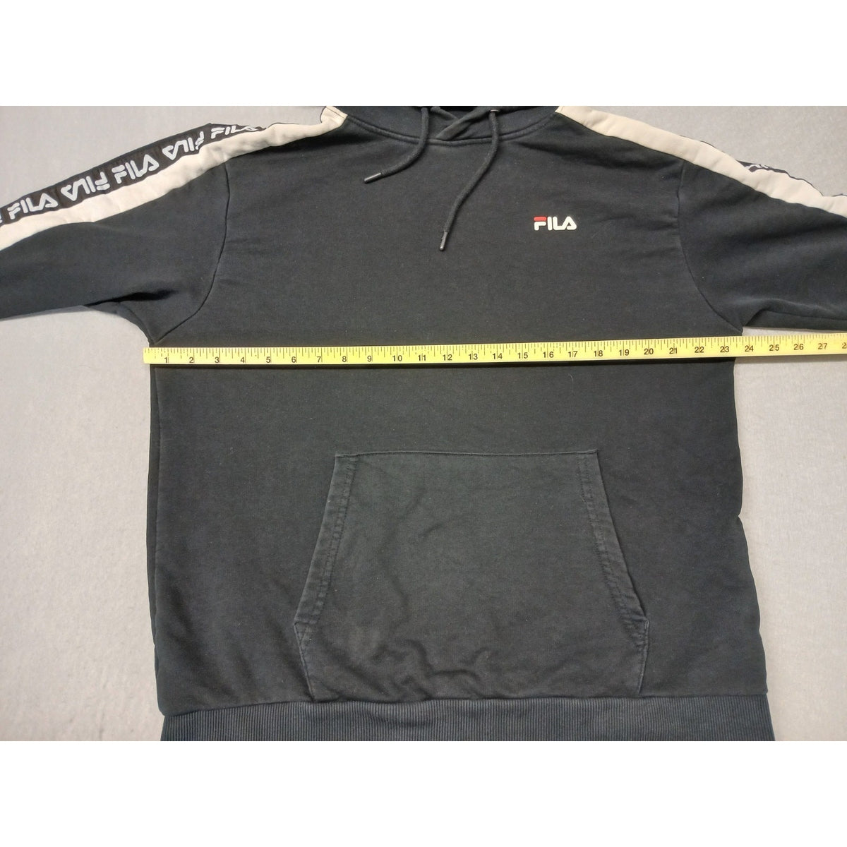 FILA (XL) Men's Black Vintage Slit Pocket Pullover Hoodie