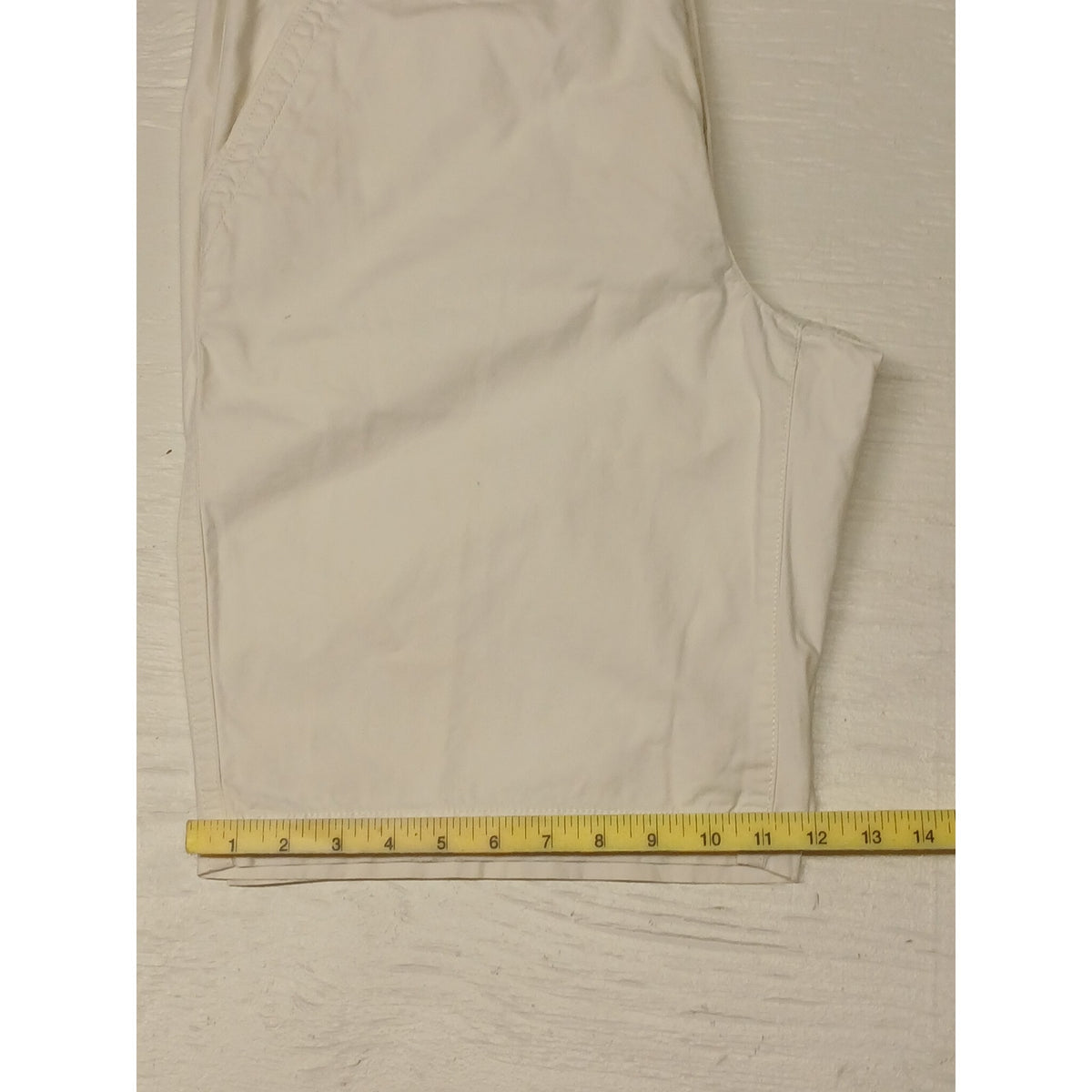 Express (36) White Board Walking Dress Chino Shorts