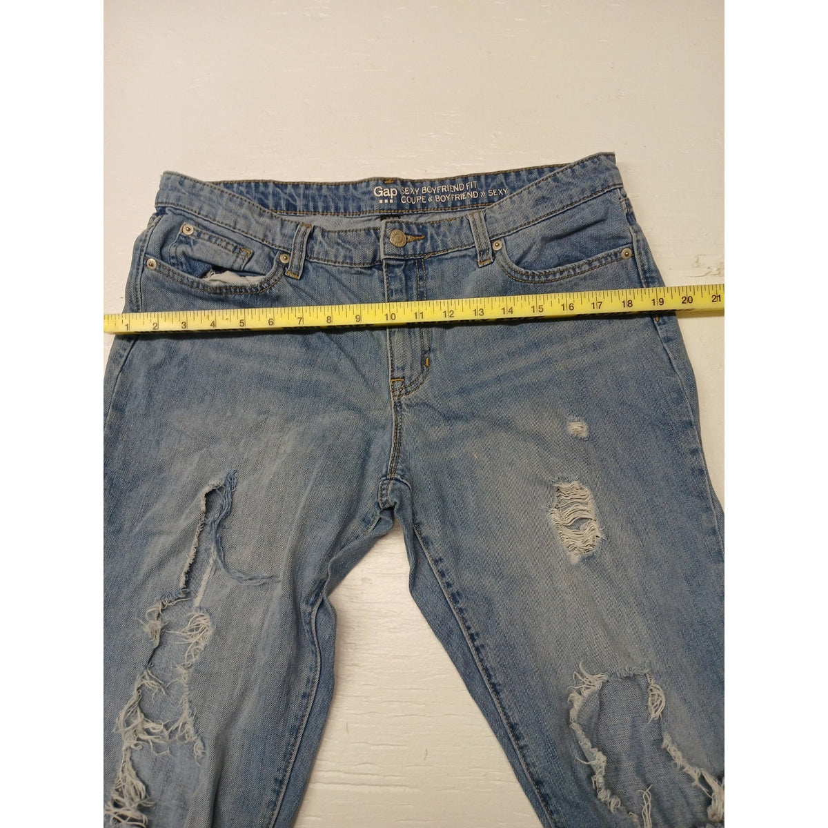 Gap Sexy Boyfriend (10) Relaxed Fit Ripped Blue Denim Jeans