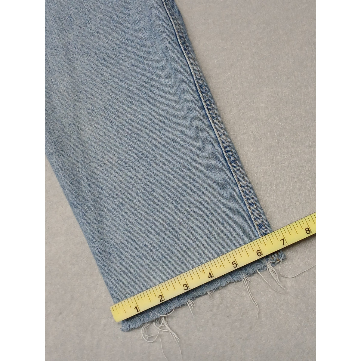Forever 21 (24) Rugged Relaxed High Ankle Blue Denim Jeans