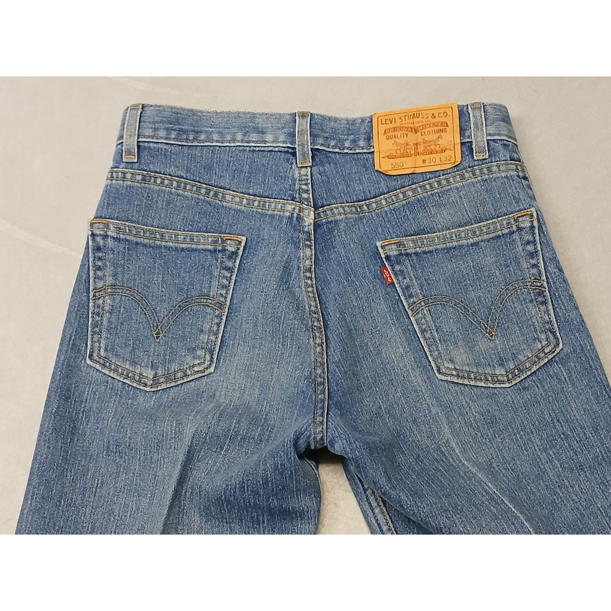 Levis (30x32) Men's 550 Straight Leg Blue Denim Jeans