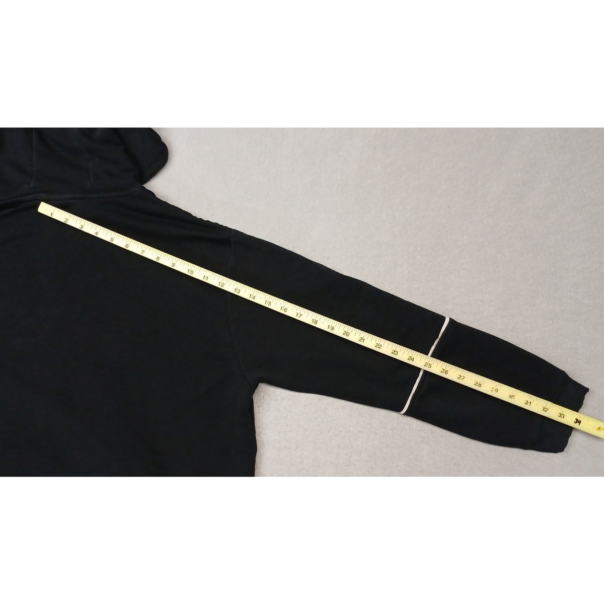 FILA (XL) Men's Black Vintage Slit Pocket Pullover Hoodie
