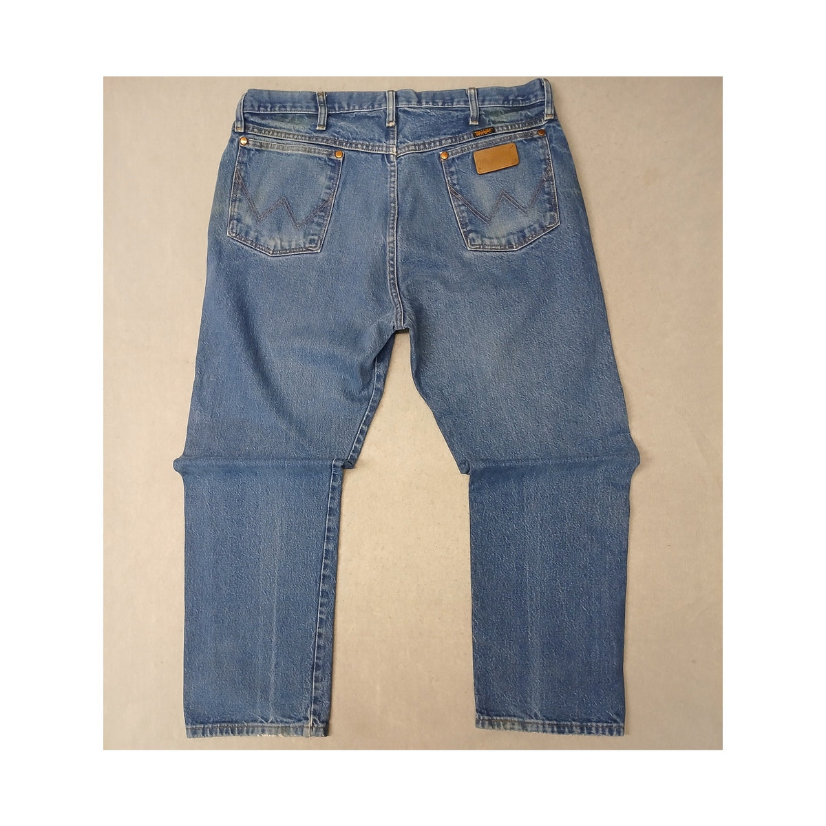 Wrangler (38x30) Classic Straight Regular Blue Denim Jeans