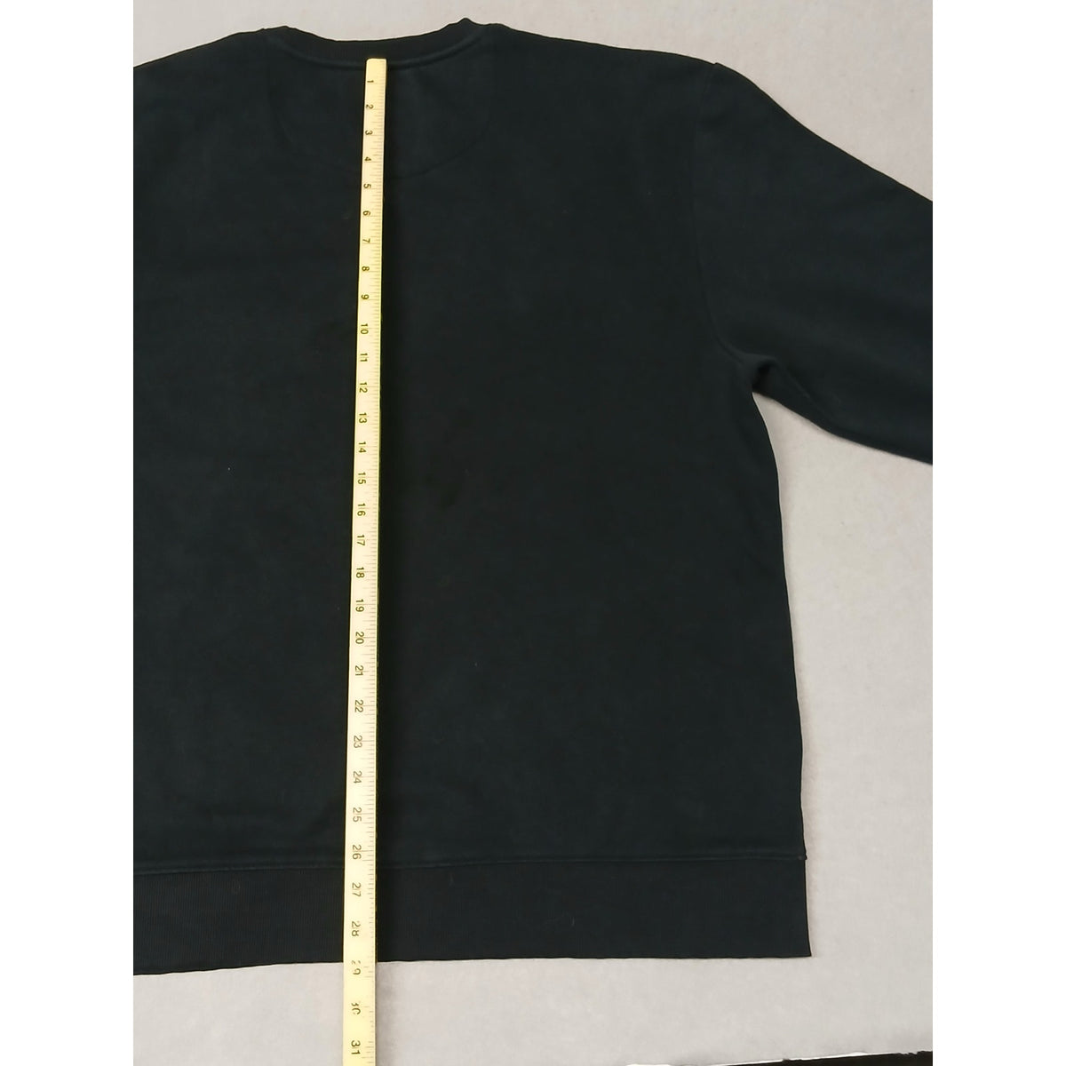 Wrangler (Medium) Black Crew Neck Pullover Sweatshirt