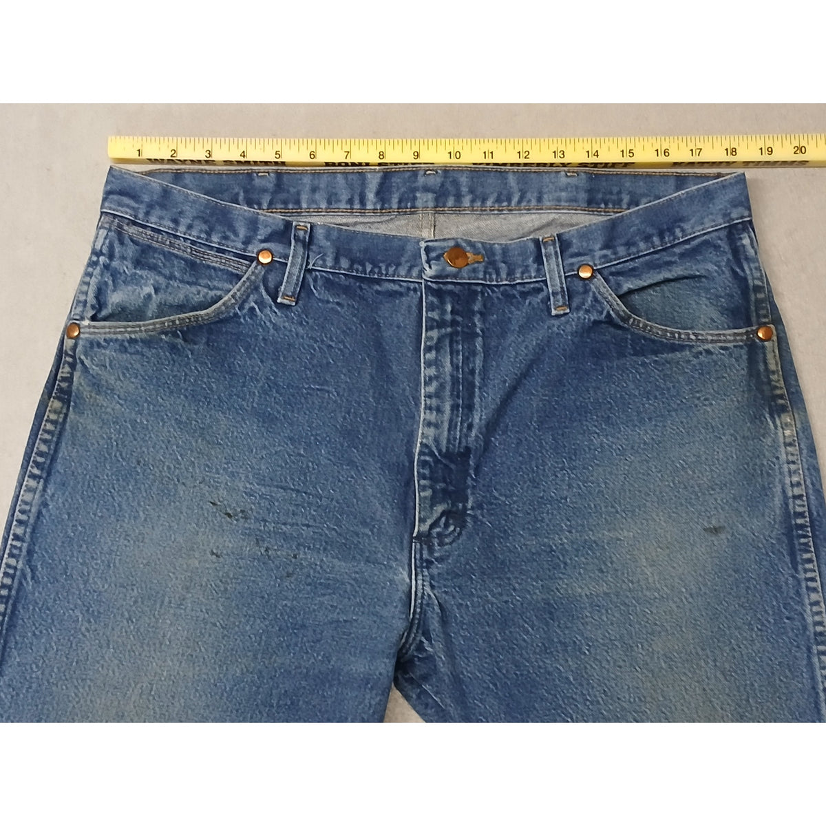 Wrangler (38x30) Classic Straight Regular Blue Denim Jeans