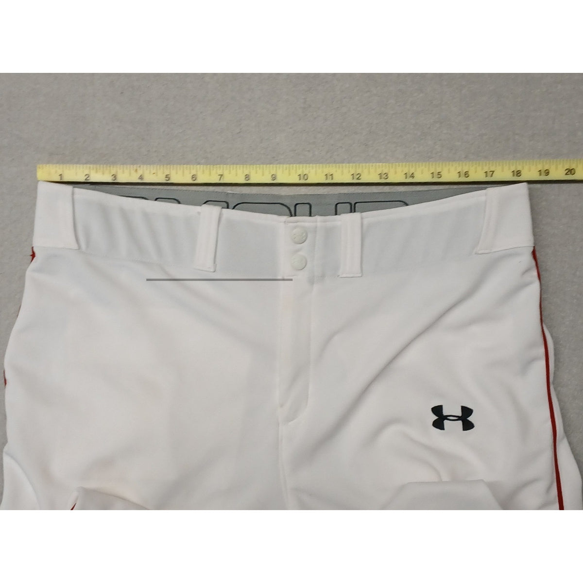 Under Armour (XL) White Red Pin Stripe Sports Stretch Pants