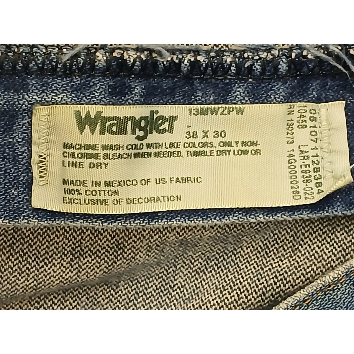 Wrangler (38x30) Classic Straight Regular Blue Denim Jeans