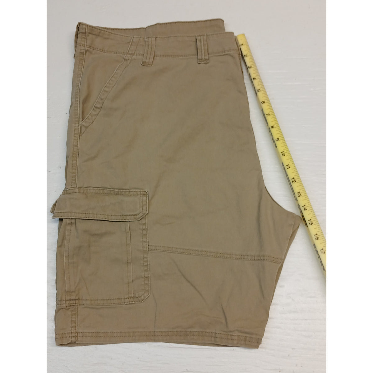 Wrangler (46) Tan Relaxed Fit Cargo Casual Khaki Shorts