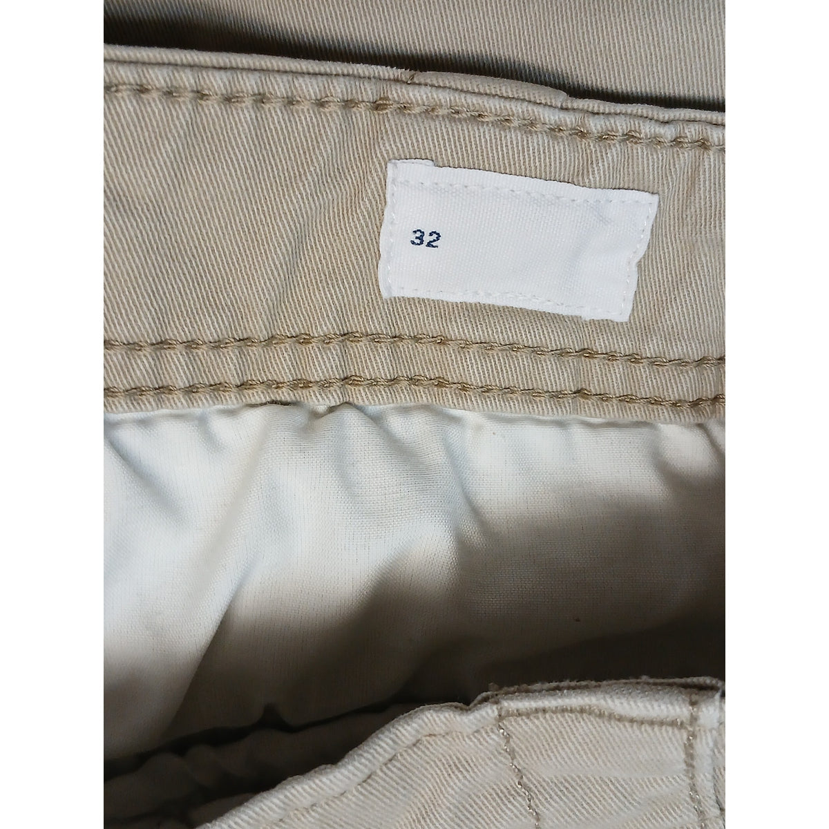 GAP (32) Beige Khaki Cargo Style Carpenter Casual Shorts