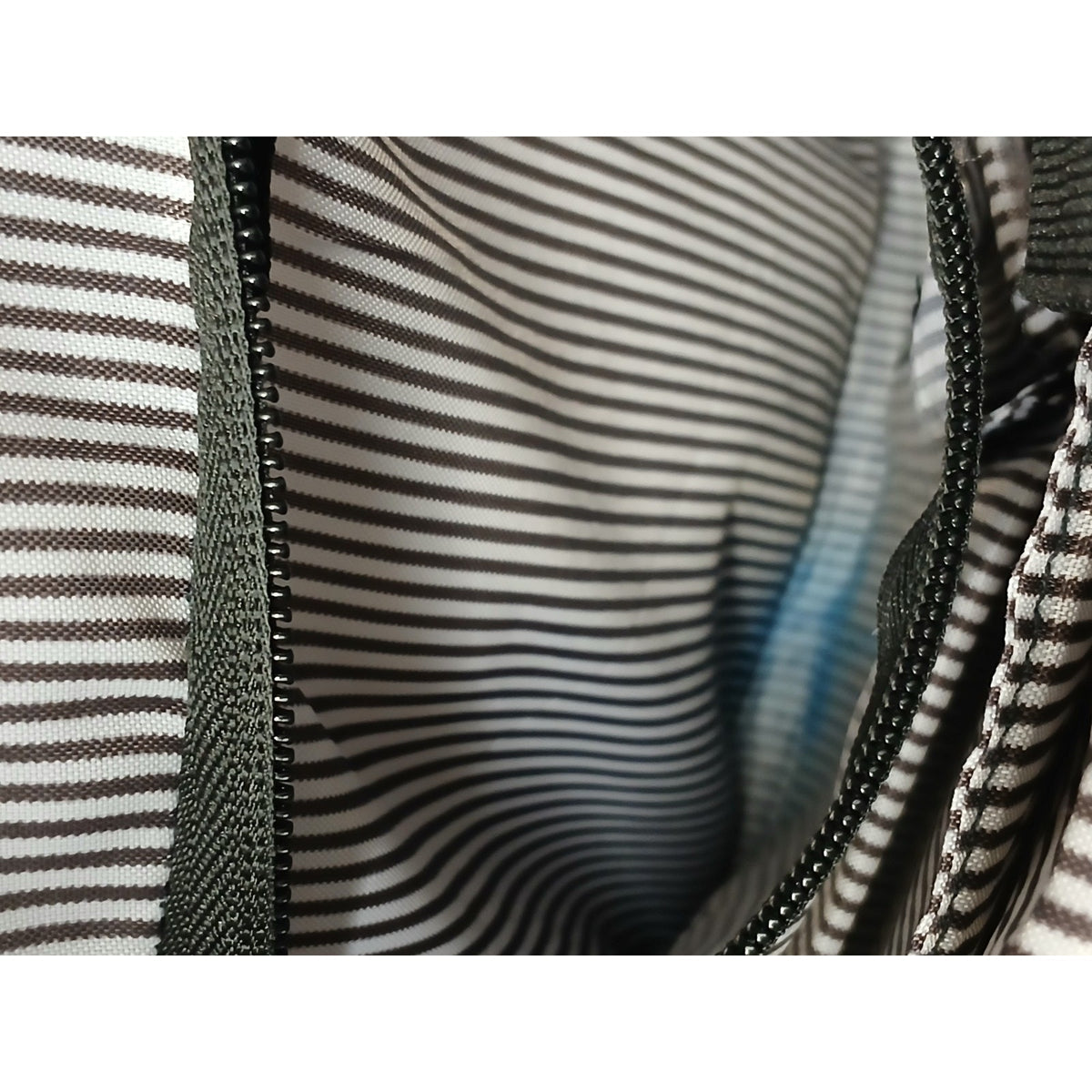 PKG (15”) Laptop Messenger Bag Carry Crossbody Gray 10L Pre Owned