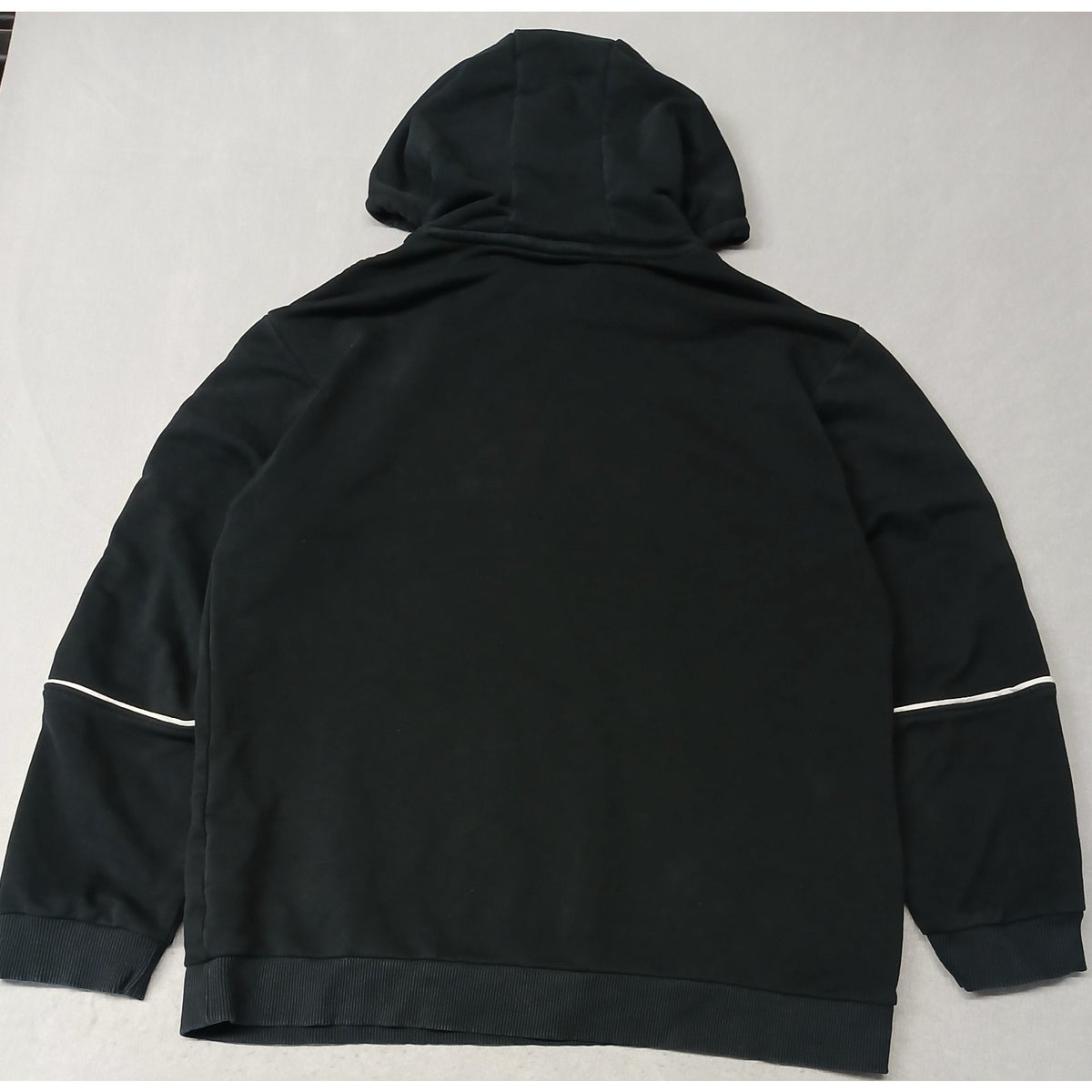 FILA (XL) Men's Black Vintage Slit Pocket Pullover Hoodie