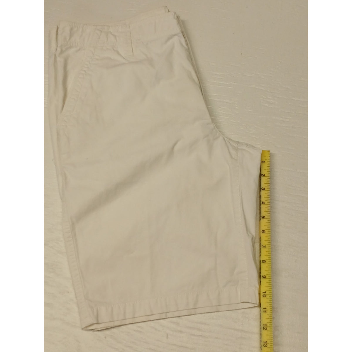 Express (36) White Board Walking Dress Chino Shorts