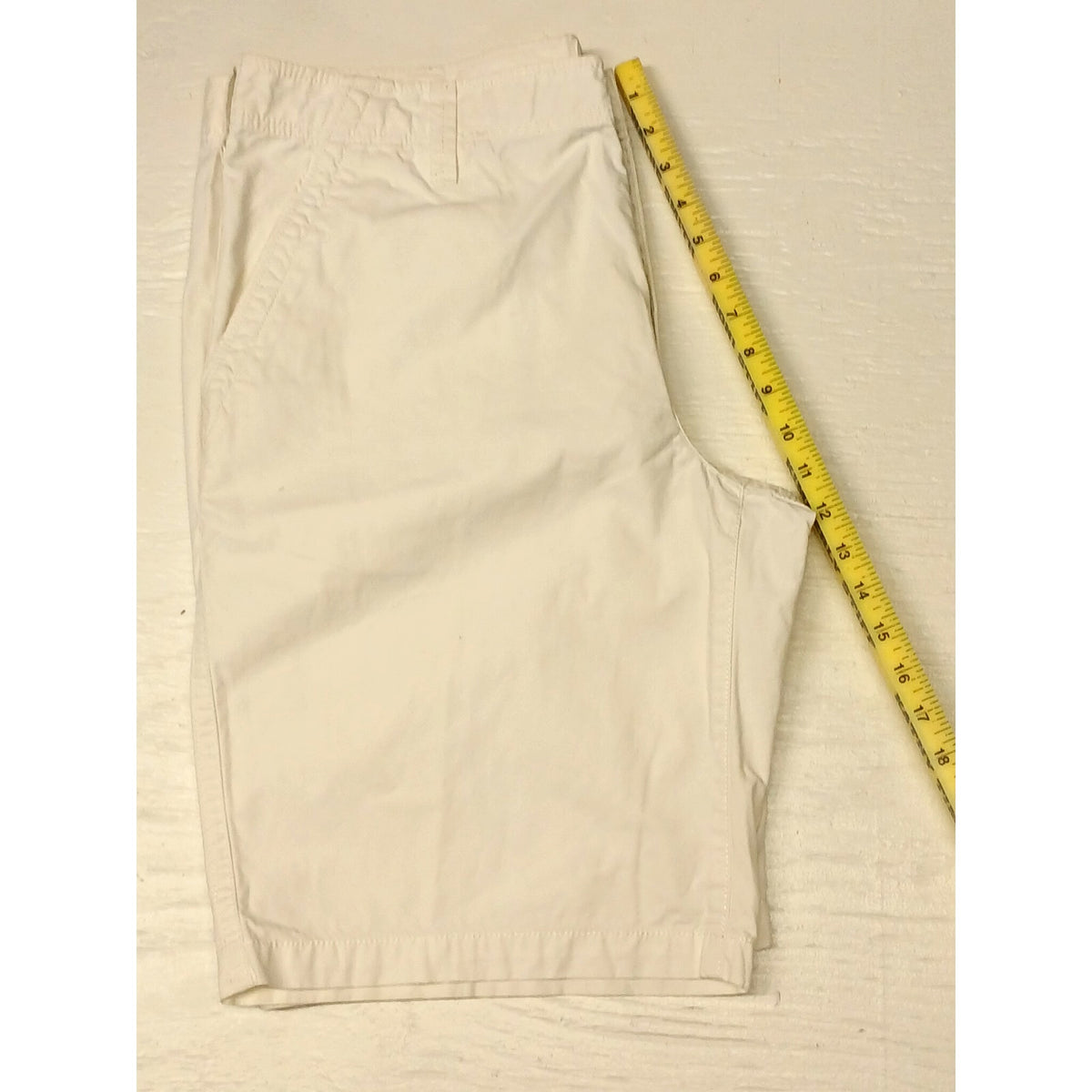 Express (36) White Board Walking Dress Chino Shorts