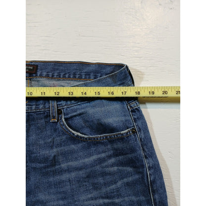 Adam Levine (34x30) Men's Relaxed Straight Blue Denim Jeans