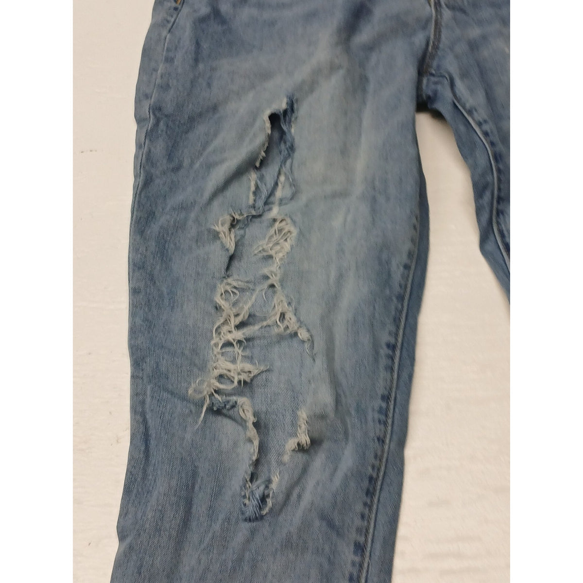 Gap Sexy Boyfriend (10) Relaxed Fit Ripped Blue Denim Jeans