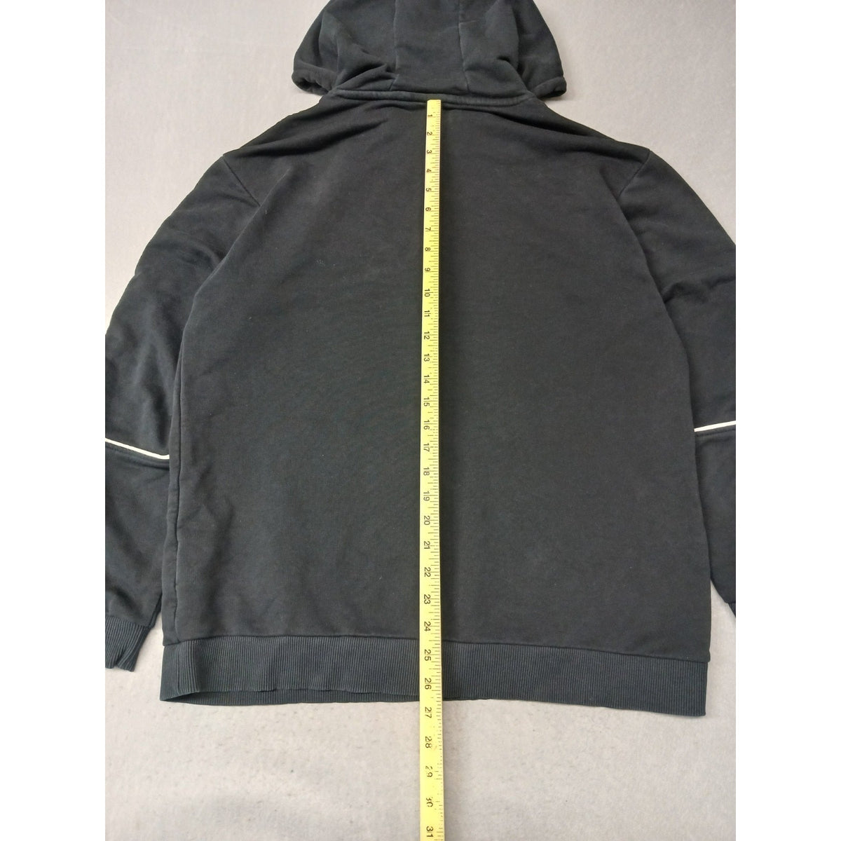 FILA (XL) Men's Black Vintage Slit Pocket Pullover Hoodie