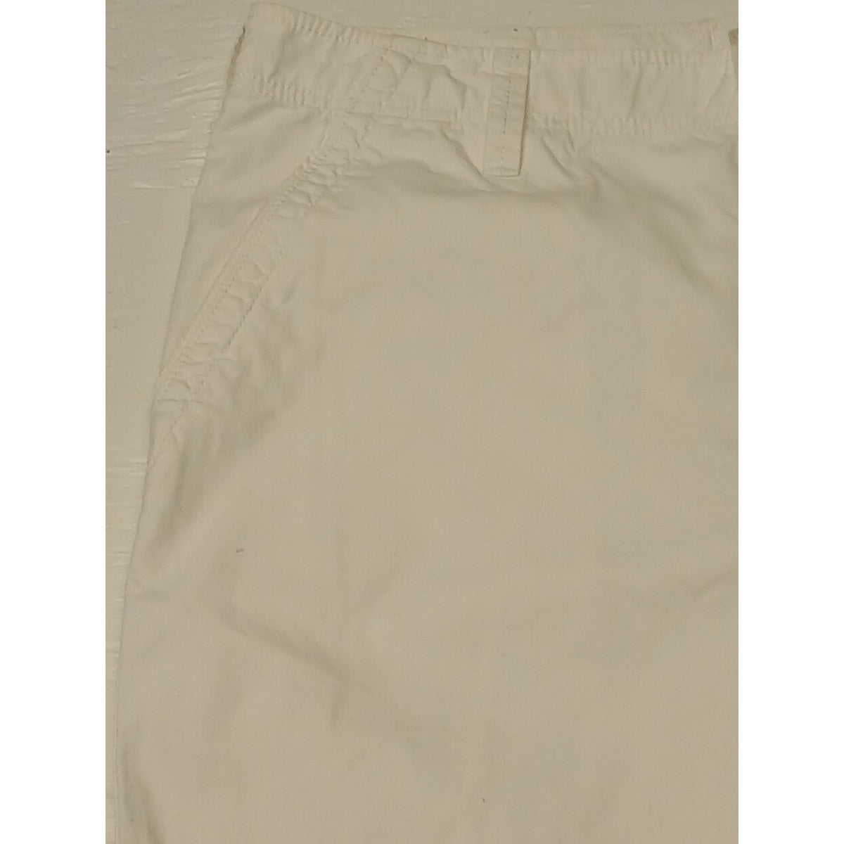 Express (36) White Board Walking Dress Chino Shorts