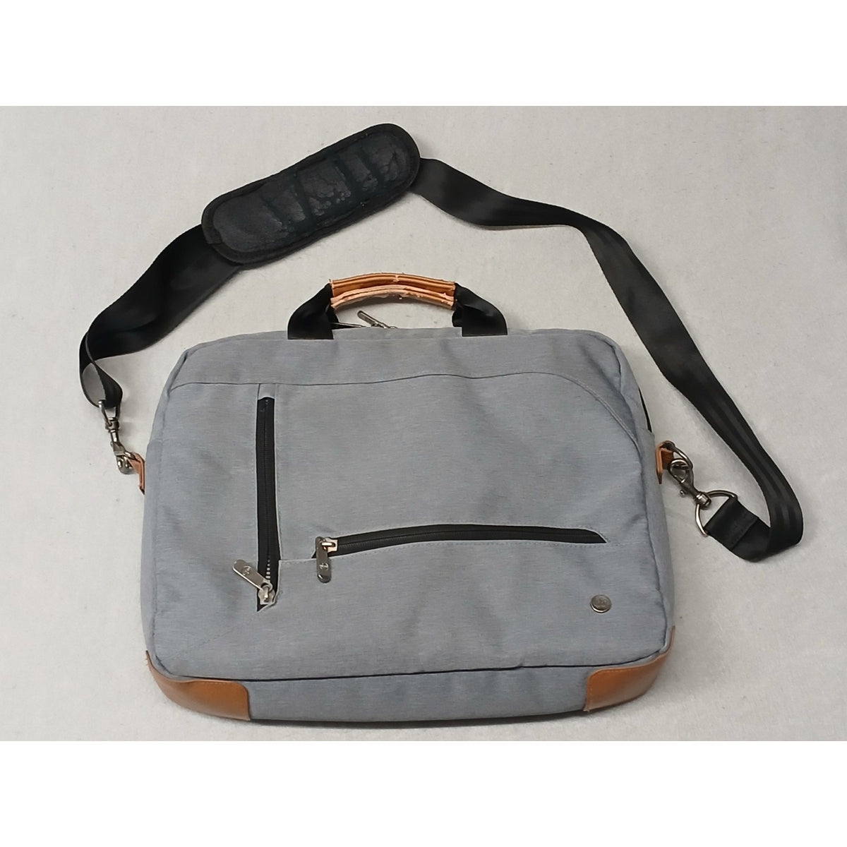 PKG (15”) Laptop Messenger Bag Carry Crossbody Gray 10L Pre Owned