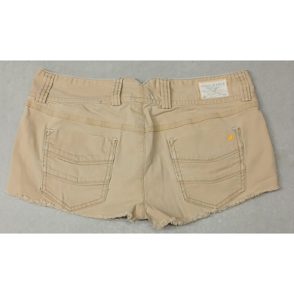 American Eagle (4) Mid Rise Beige Khaki Chino Shorts