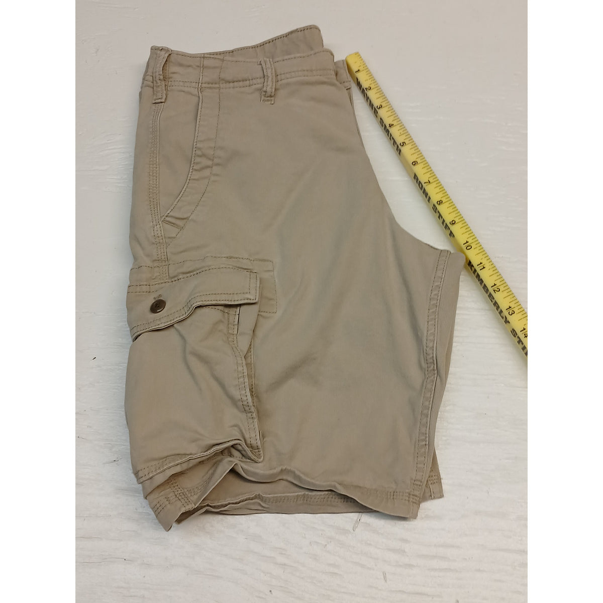 GAP (32) Beige Khaki Cargo Style Carpenter Casual Shorts