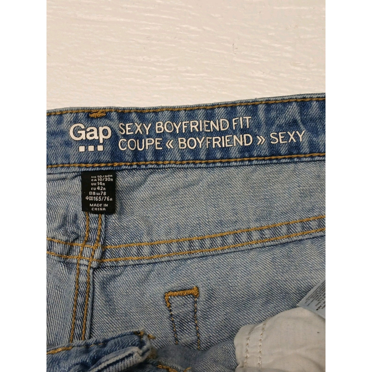 Gap Sexy Boyfriend (10) Relaxed Fit Ripped Blue Denim Jeans
