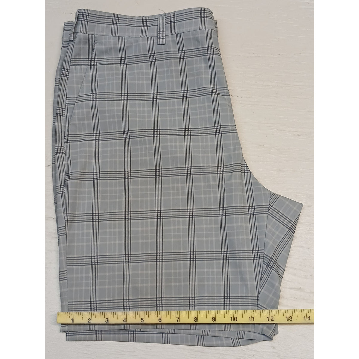 Perry Ellis (40) Gray Plaid Flat Front Dress Chino Shorts